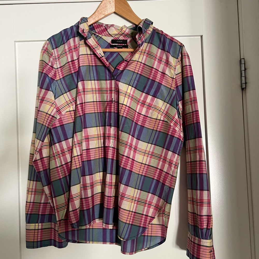 Woman’s j crew top